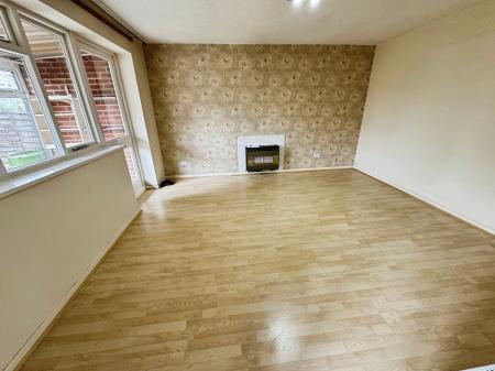 2 bedroom Flat for sale in Harlech Way, Stretton, DE13