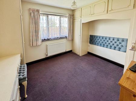 3 bedroom Detached house for sale in Ivy Grove, Burton-On-Trent, DE13