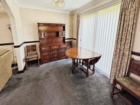 3 bedroom Detached house for sale in Ivy Grove, Burton-On-Trent, DE13