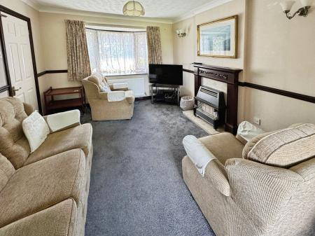 3 bedroom Detached house for sale in Ivy Grove, Burton-On-Trent, DE13