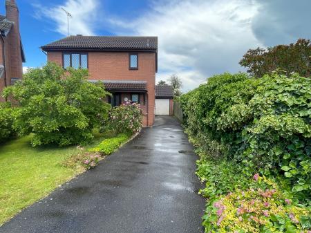 Ivy Grove, Burton-On-Trent, DE13