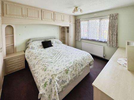 3 bedroom Detached house for sale in Ivy Grove, Burton-On-Trent, DE13