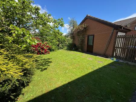 3 bedroom Detached house for sale in Ivy Grove, Burton-On-Trent, DE13