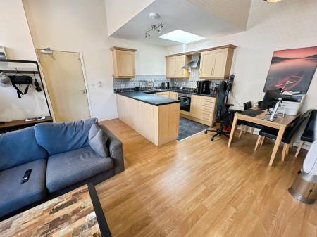 1 bedroom Flat for sale in Tiger Court, Burton-On-Trent, DE14