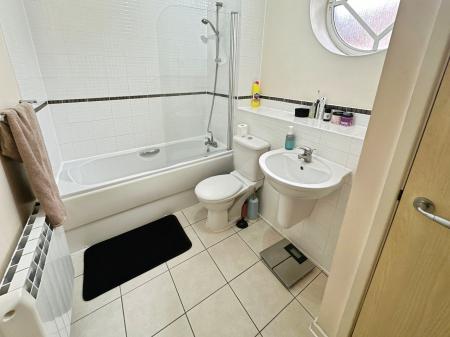 1 bedroom Flat for sale in Tiger Court, Burton-On-Trent, DE14