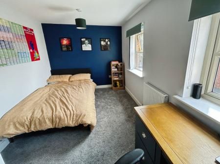2 bedroom Semi-detached house for sale in Rowan Drive, Midway, DE11
