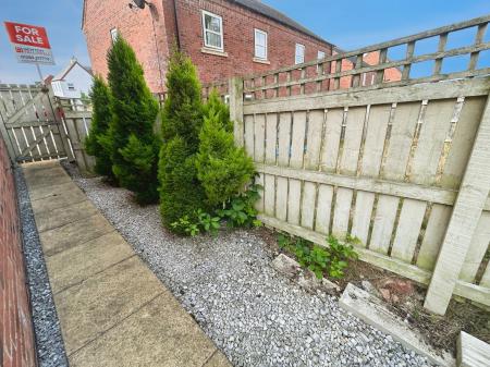 2 bedroom Semi-detached house for sale in Rowan Drive, Midway, DE11
