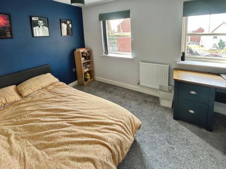 2 bedroom Semi-detached house for sale in Rowan Drive, Midway, DE11