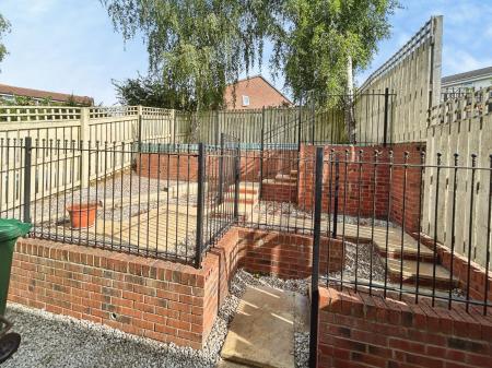 2 bedroom Semi-detached house for sale in Rowan Drive, Midway, DE11