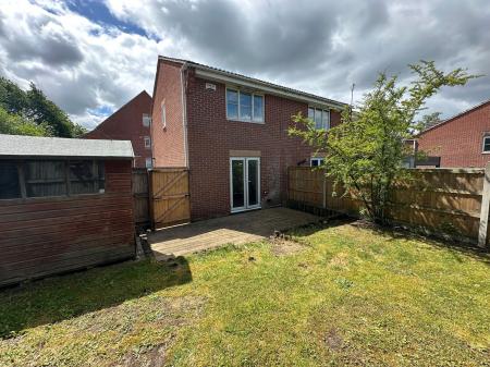 2 bedroom Terraced House for sale in Ensor Close, Swadlincote, DE11