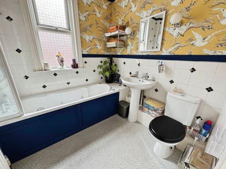 5 bedroom Detached house for sale in Alexandra Road, Burton-On-Trent, DE15