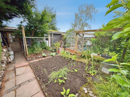 5 bedroom Detached house for sale in Alexandra Road, Burton-On-Trent, DE15