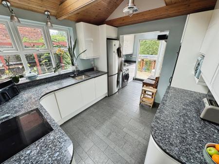 5 bedroom Detached house for sale in Alexandra Road, Burton-On-Trent, DE15