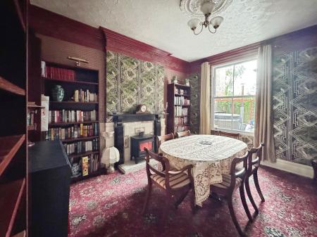 5 bedroom Detached house for sale in Alexandra Road, Burton-On-Trent, DE15