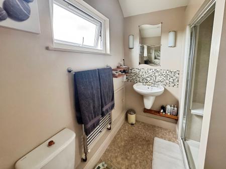 5 bedroom Detached house for sale in Alexandra Road, Burton-On-Trent, DE15