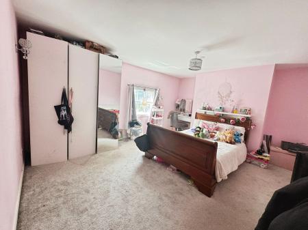 3 bedroom Terraced House for sale in Horninglow Street, Burton-On-Trent, DE14