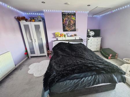 3 bedroom Terraced House for sale in Horninglow Street, Burton-On-Trent, DE14