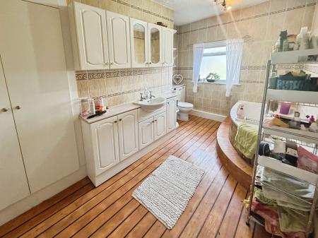 3 bedroom Terraced House for sale in Horninglow Street, Burton-On-Trent, DE14
