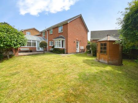 4 bedroom Detached house for sale in Doveridge Road, Burton-On-Trent, DE15