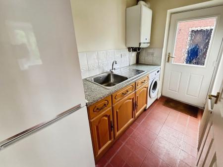 4 bedroom Detached house for sale in Doveridge Road, Burton-On-Trent, DE15