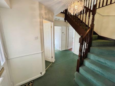 4 bedroom Detached house for sale in Doveridge Road, Burton-On-Trent, DE15