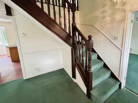 4 bedroom Detached house for sale in Doveridge Road, Burton-On-Trent, DE15