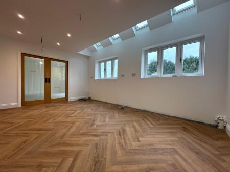 5 bedroom Detached house for sale in Burton Road, Midway, DE11
