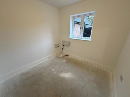 5 bedroom Detached house for sale in Burton Road, Midway, DE11