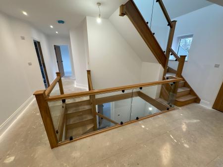 5 bedroom Detached house for sale in Burton Road, Midway, DE11