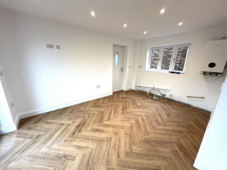 5 bedroom Detached house for sale in Burton Road, Midway, DE11