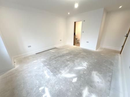 5 bedroom Detached house for sale in Burton Road, Midway, DE11
