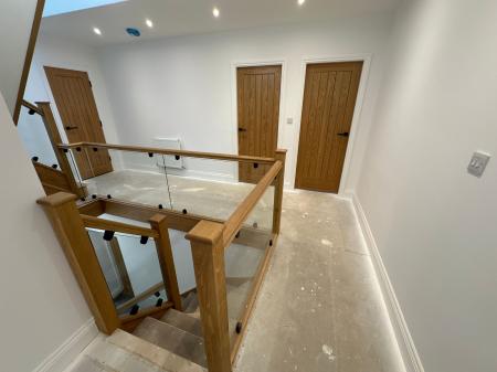 5 bedroom Detached house for sale in Burton Road, Midway, DE11