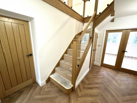 5 bedroom Detached house for sale in Burton Road, Midway, DE11