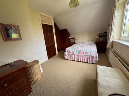 3 bedroom Detached house for sale in Gresley Wood Road, Church Gresley, DE11