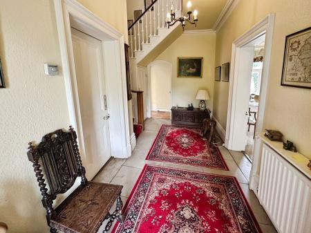 4 bedroom Detached house for sale in Newton Road, Burton-On-Trent, DE15