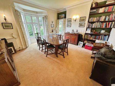 4 bedroom Detached house for sale in Newton Road, Burton-On-Trent, DE15