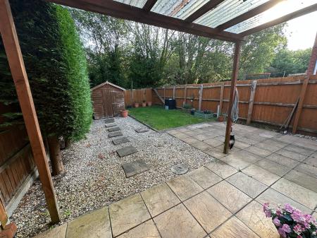 2 bedroom Semi-detached house for sale in Rowley Close, Swadlincote, DE11