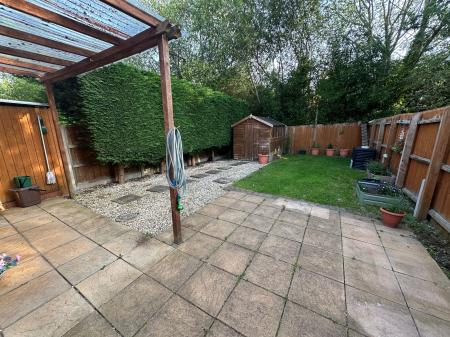 2 bedroom Semi-detached house for sale in Rowley Close, Swadlincote, DE11