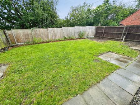 3 bedroom Terraced House for sale in Stirling Close, Church Gresley, DE11