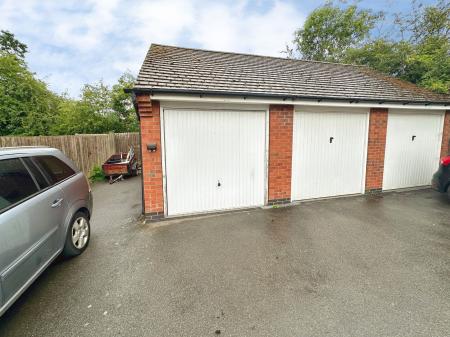 3 bedroom Terraced House for sale in Stirling Close, Church Gresley, DE11