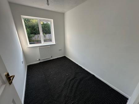 3 bedroom Terraced House for sale in Stirling Close, Church Gresley, DE11