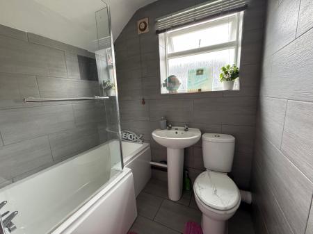 2 bedroom Terraced House for sale in Hall Street, Church Gresley, DE11