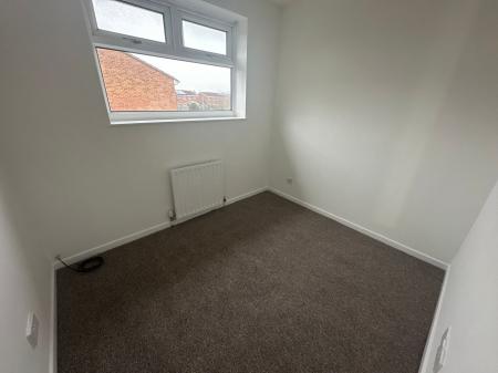 3 bedroom Semi-detached house for sale in Glamis Close, Stretton, DE13