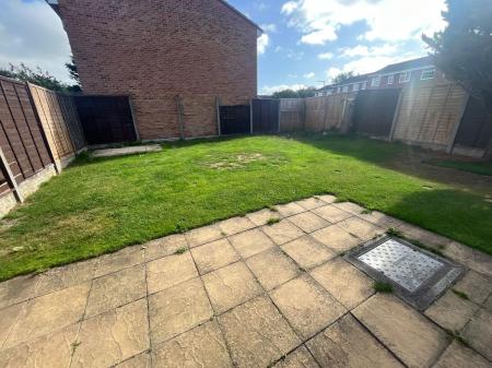 3 bedroom Semi-detached house for sale in Glamis Close, Stretton, DE13