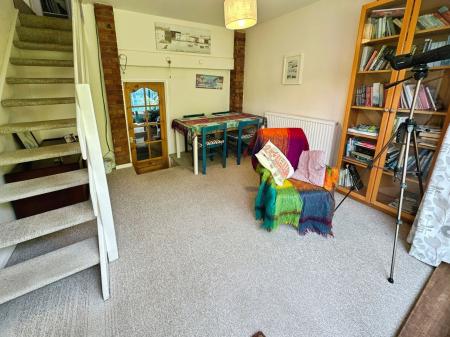4 bedroom Semi-detached house for sale in Denton Road, Burton-On-Trent, DE13
