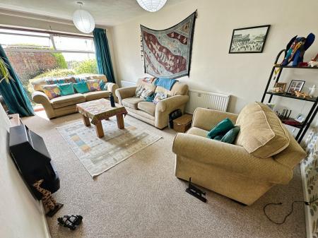 4 bedroom Semi-detached house for sale in Denton Road, Burton-On-Trent, DE13