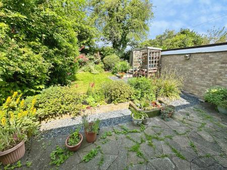 4 bedroom Semi-detached house for sale in Denton Road, Burton-On-Trent, DE13