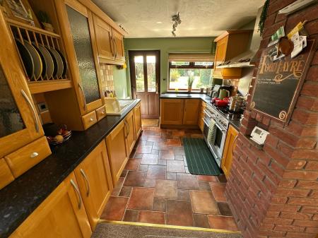 3 bedroom Detached house for sale in Rosliston Road, Burton-On-Trent, DE15