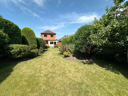 3 bedroom Detached house for sale in Rosliston Road, Burton-On-Trent, DE15