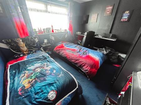 4 bedroom Semi-detached house for sale in The Grange, Burton-On-Trent, DE14